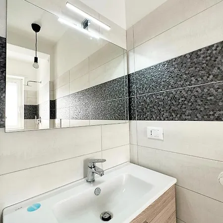 Wh Tommy- Attico Monolocale Con Parcheggio Gratuito E Grande Terrazza - A 5 Minuti Dal Centro - Wifi