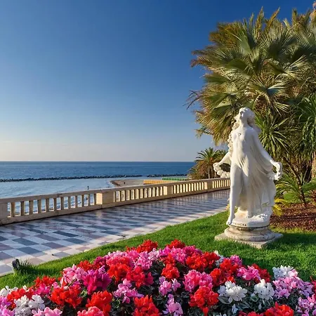 Apartman Wh Tommy- Attico Monolocale Con Parcheggio Gratuito E Grande Terrazza - A 5 Minuti Dal Centro - Wifi *