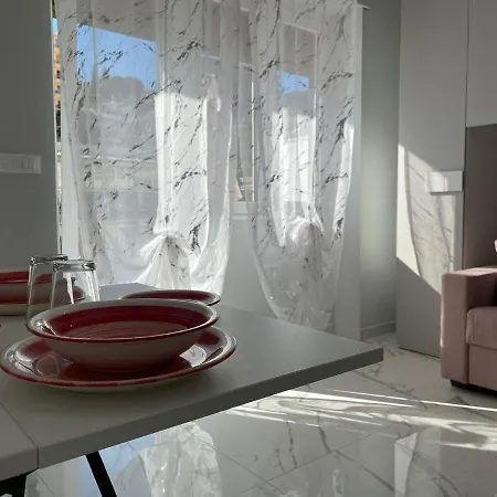 Wh Tommy- Attico Monolocale Con Parcheggio Gratuito E Grande Terrazza - A 5 Minuti Dal Centro - Wifi Apartmán *