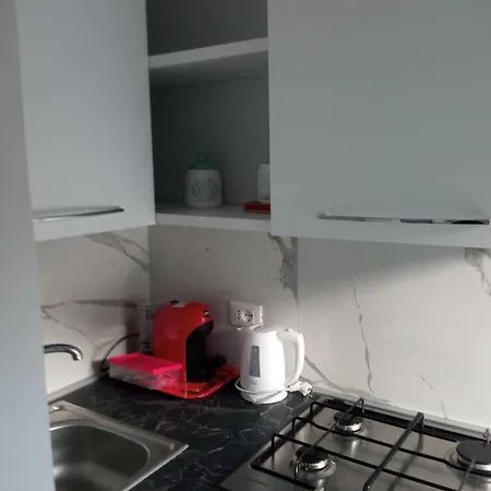 Apartman Wh Tommy- Attico Monolocale Con Parcheggio Gratuito E Grande Terrazza - A 5 Minuti Dal Centro - Wifi