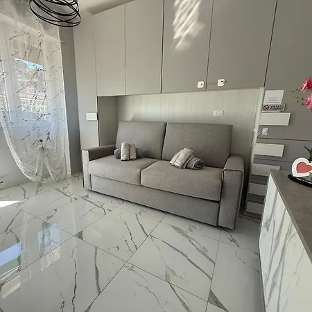 Wh-Maison Du Soleil-Attico Monolocale Con Parcheggio Gratuito E Grande Terrazza - A 5 Minuti Dal Centro - Wifi Daire Sanremo