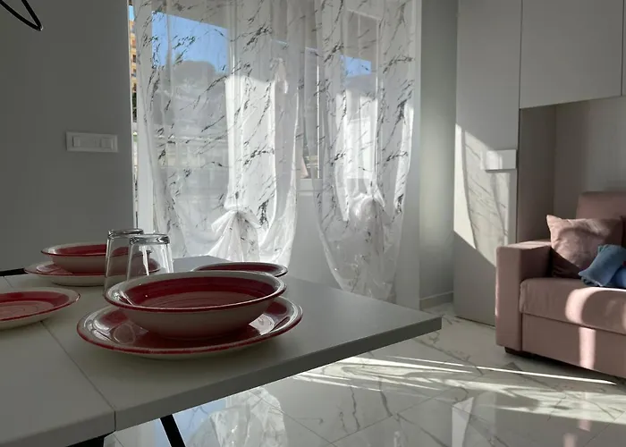 Wh Tommy- Attico Monolocale Con Parcheggio Gratuito E Grande Terrazza - A 5 Minuti Dal Centro - Wifi Daire *