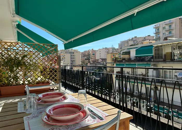 Daire Wh Tommy- Attico Monolocale Con Parcheggio Gratuito E Grande Terrazza - A 5 Minuti Dal Centro - Wifi Sanremo